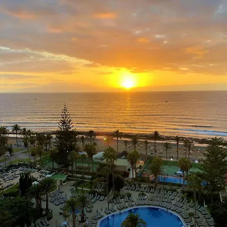 Penthouse Playa De Americas Апартаменты *